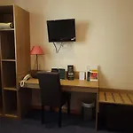 Отель Logis La Residence, Centre 2*