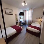 Отель Logis La Residence, Centre 2*