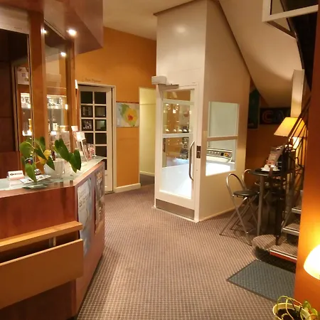 La Residence, Centre Otel